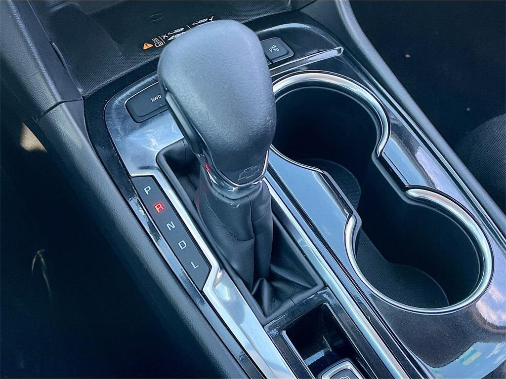 used 2023 Chevrolet Equinox car, priced at $21,300