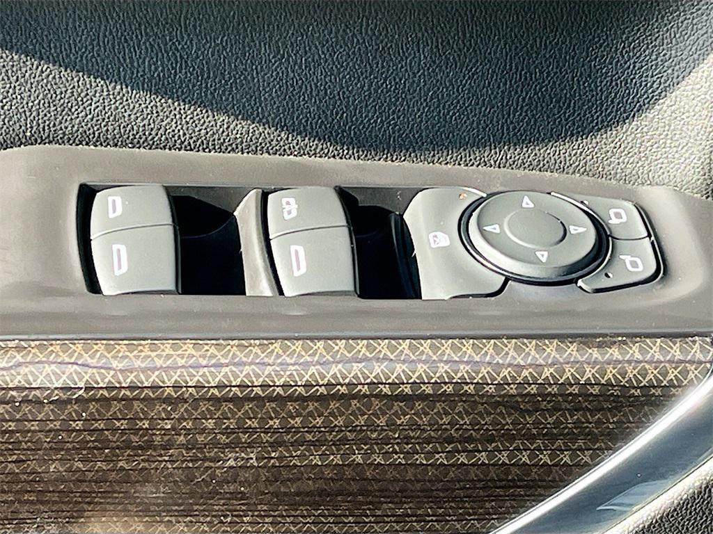 used 2021 Chevrolet Silverado 1500 car, priced at $32,100