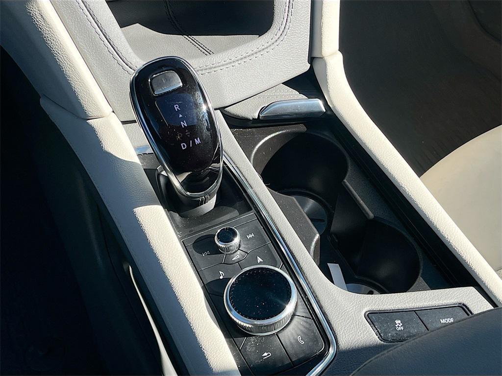 used 2025 Cadillac XT5 car, priced at $44,000