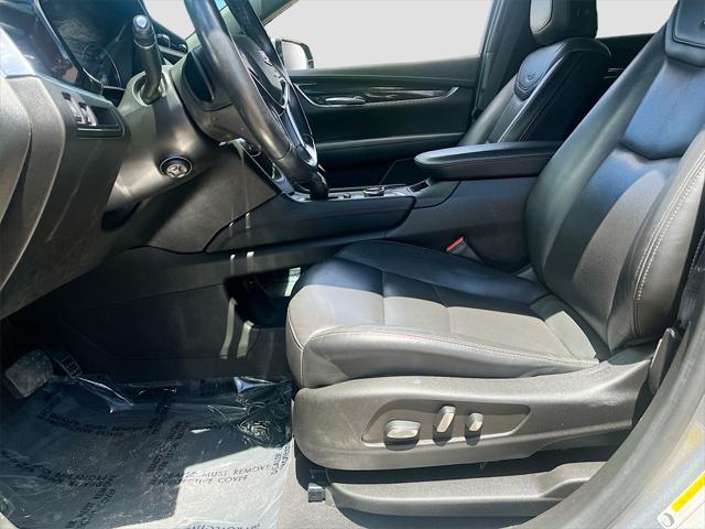 used 2022 Cadillac XT5 car, priced at $26,800