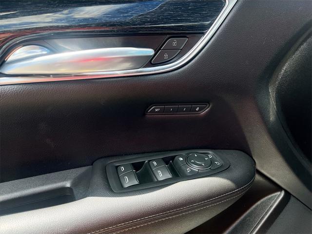 used 2022 Cadillac XT5 car, priced at $26,800