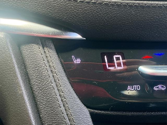 used 2022 Cadillac XT5 car, priced at $26,800