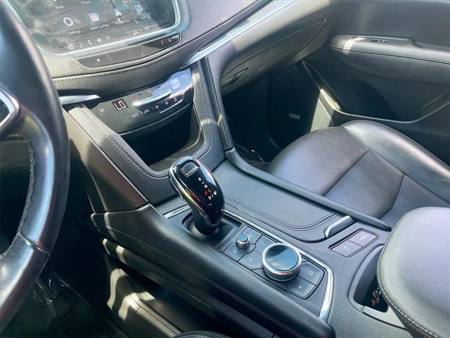 used 2022 Cadillac XT5 car, priced at $26,800