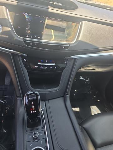 used 2022 Cadillac XT5 car, priced at $27,500