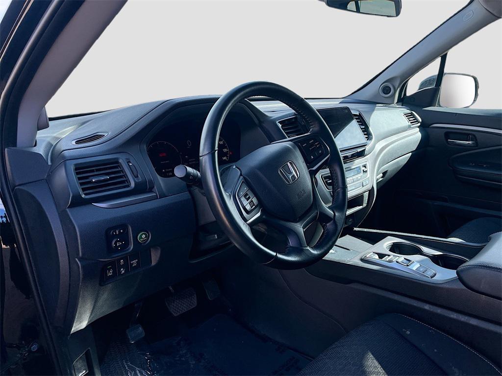 used 2024 Honda Ridgeline car, priced at $27,000