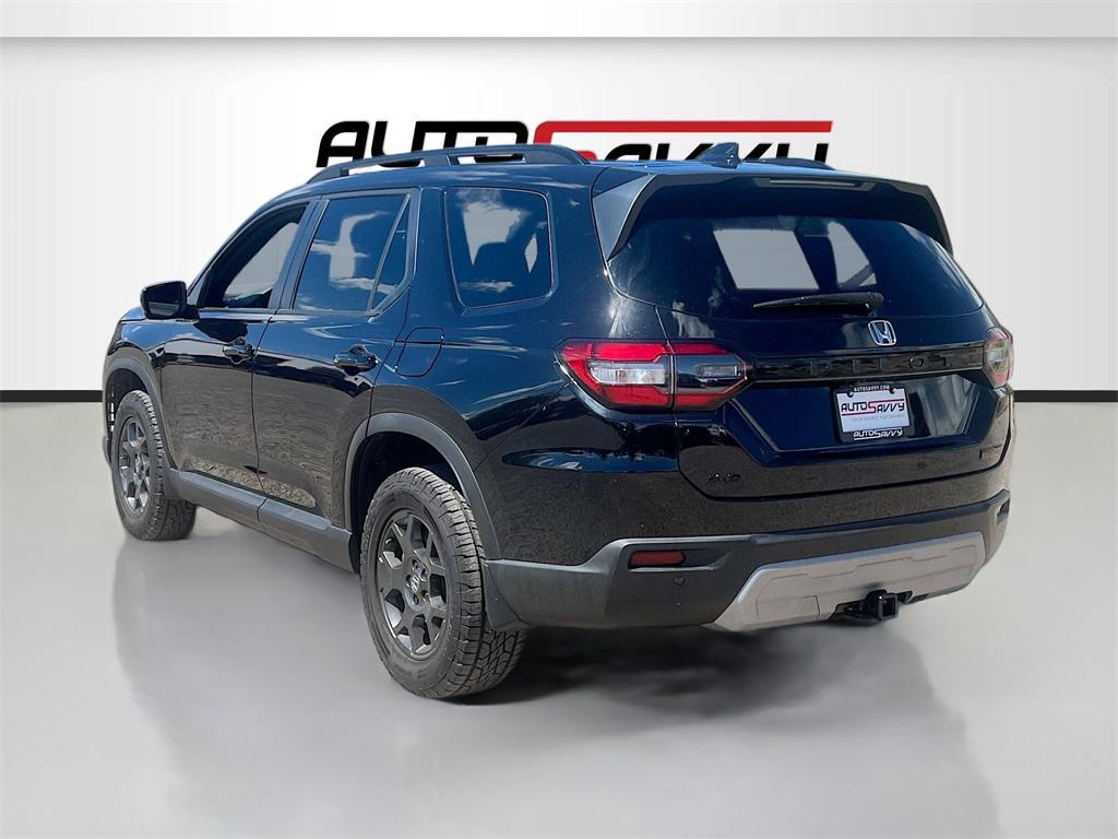 used 2025 Honda Pilot car, priced at $40,000