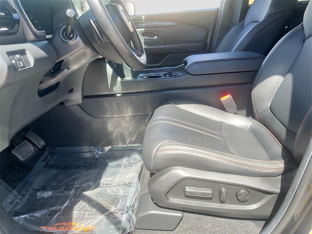 used 2025 Honda Pilot car, priced at $40,000