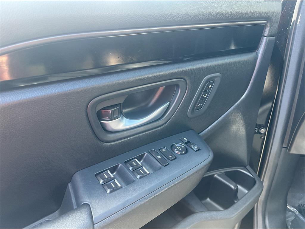 used 2025 Honda Pilot car, priced at $40,000