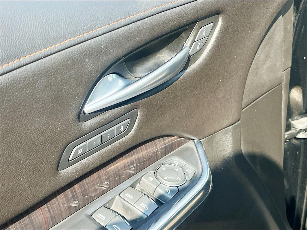used 2024 Cadillac XT4 car, priced at $33,600