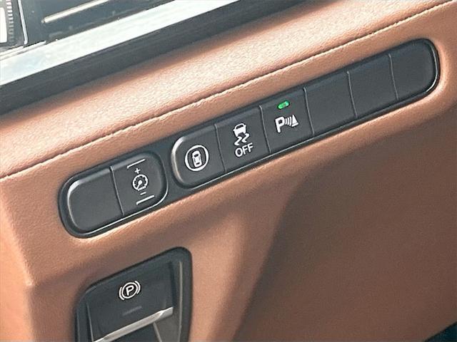 used 2022 Acura MDX car, priced at $32,700