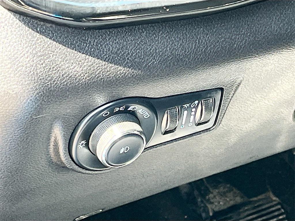 used 2022 Jeep Compass car, priced at $18,000