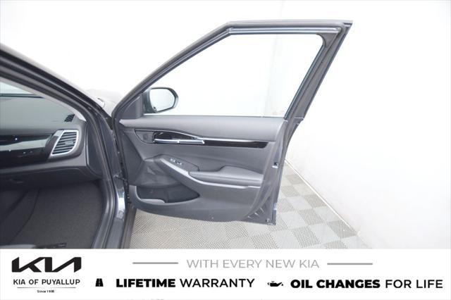 new 2025 Kia Seltos car, priced at $28,395