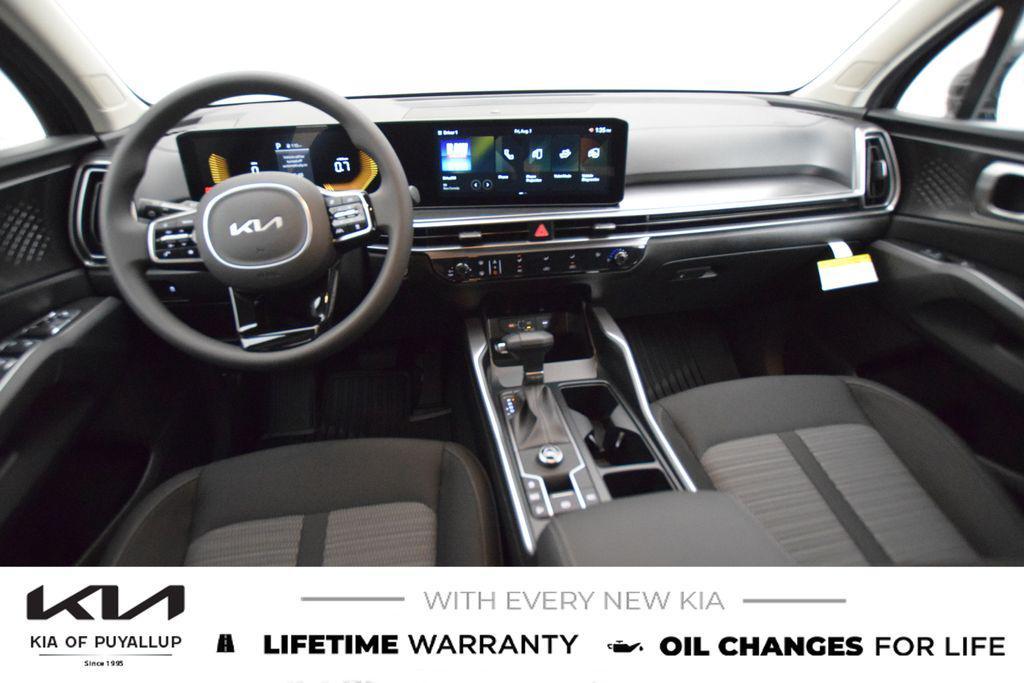 new 2025 Kia Sorento car, priced at $32,495