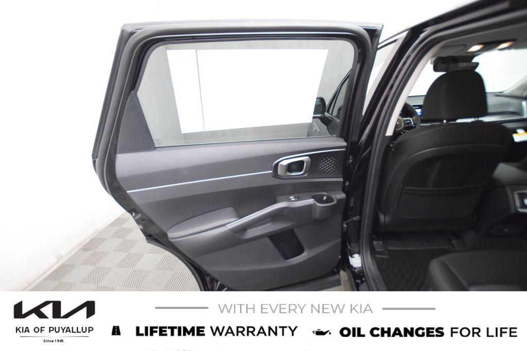 new 2025 Kia Sorento car, priced at $32,495