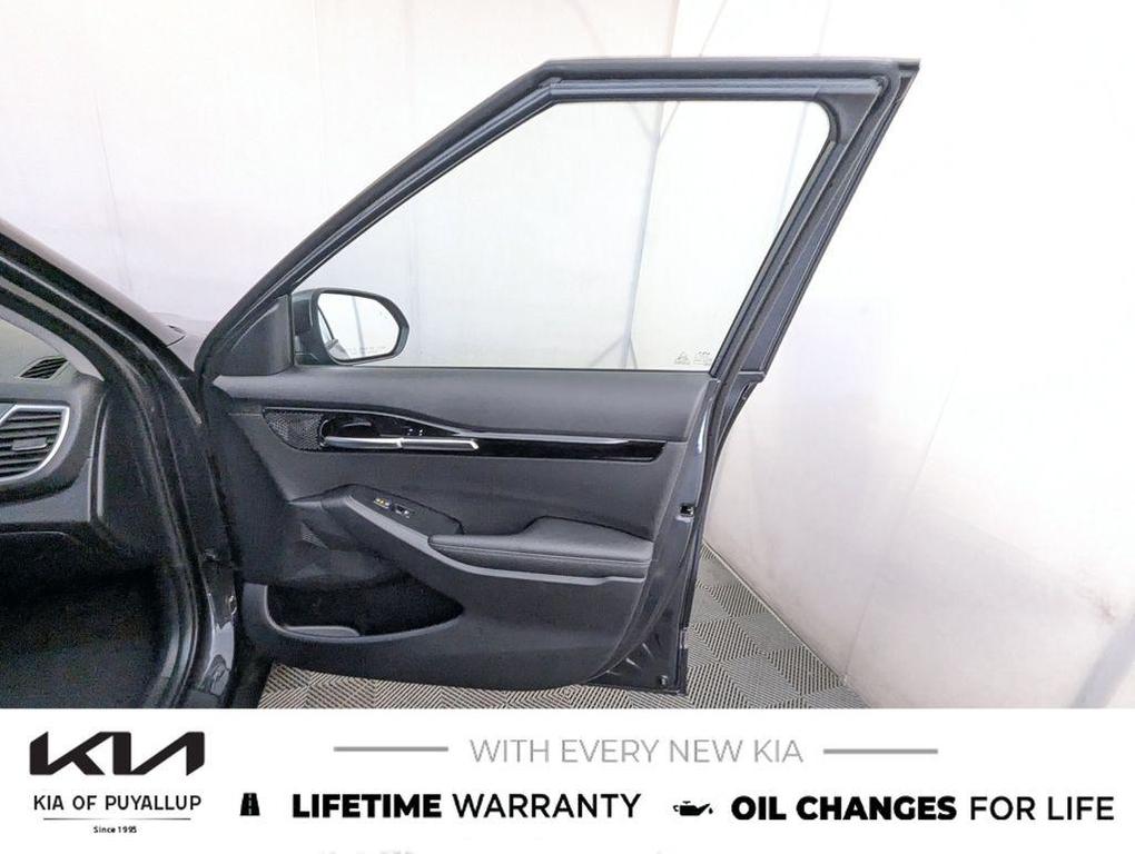 new 2025 Kia Seltos car, priced at $28,425