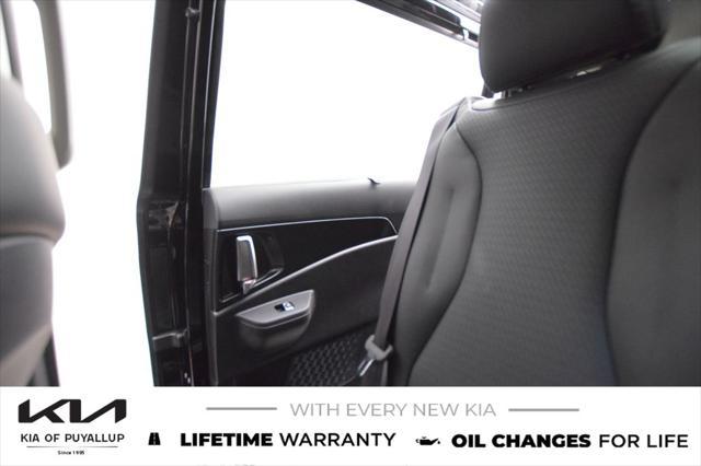 new 2025 Kia Carnival Hybrid car, priced at $55,250