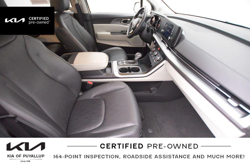 used 2024 Kia Carnival car, priced at $33,398