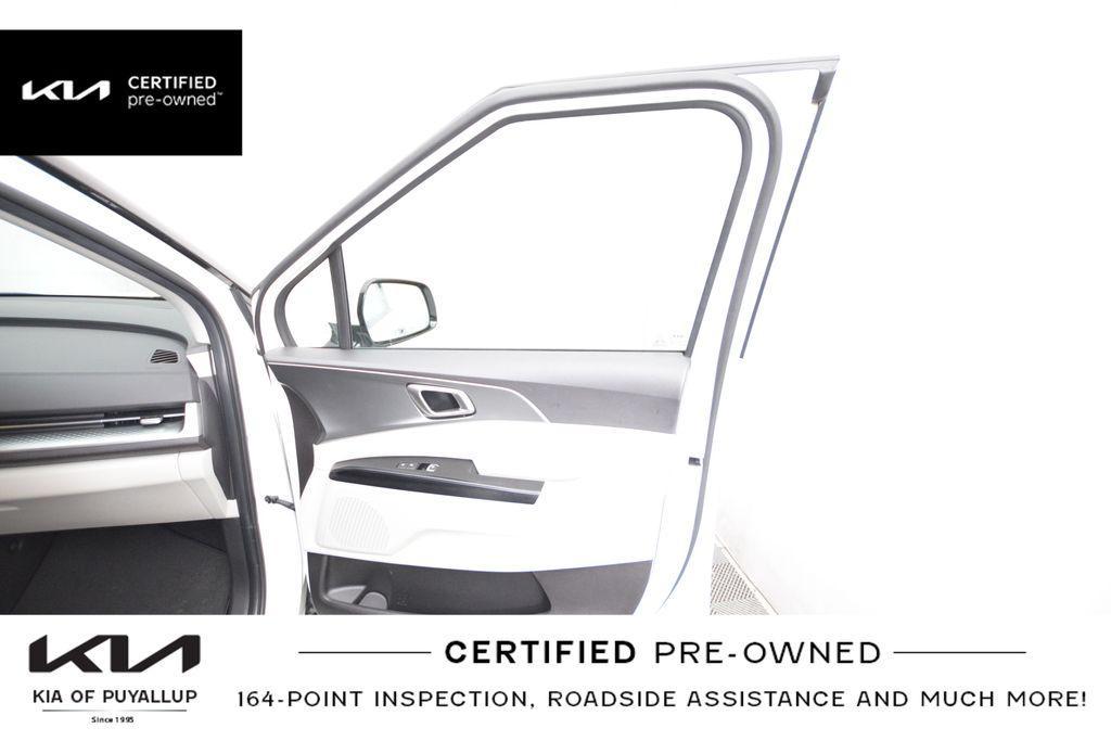 used 2024 Kia Carnival car, priced at $33,398