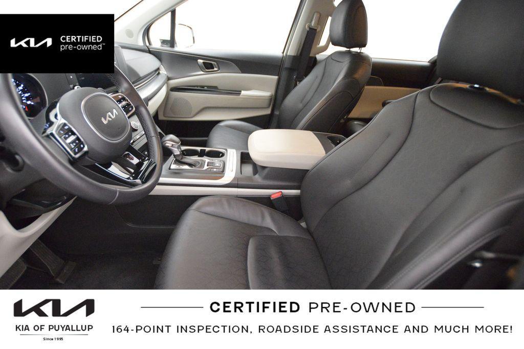 used 2024 Kia Carnival car, priced at $33,398