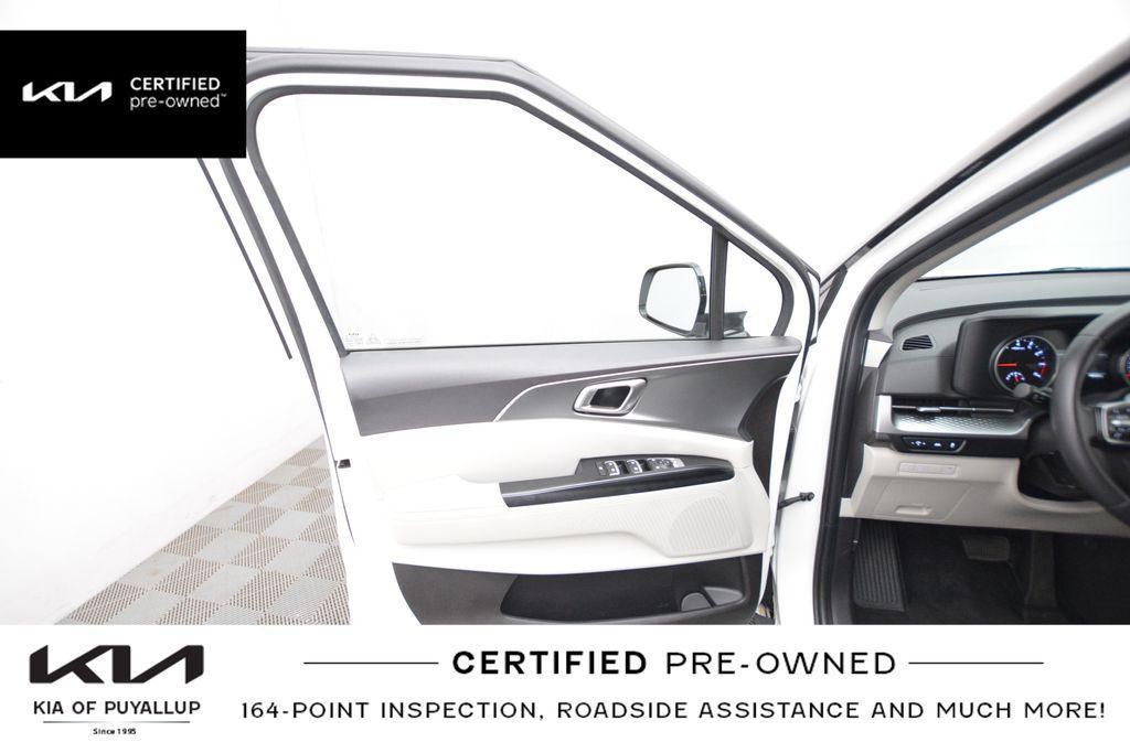 used 2024 Kia Carnival car, priced at $33,398