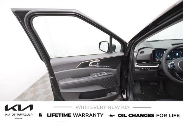new 2025 Kia Carnival Hybrid car, priced at $57,625