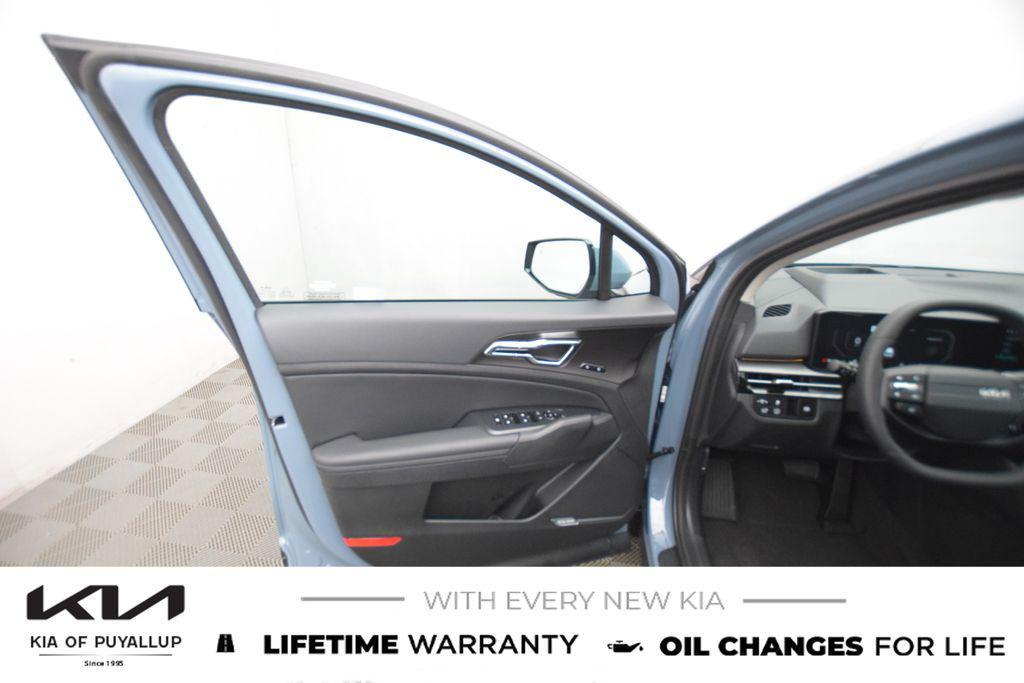new 2026 Kia Sportage Hybrid car, priced at $42,025