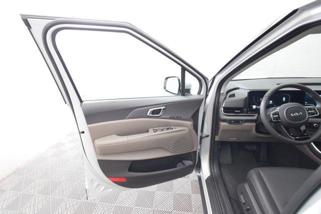 new 2025 Kia Carnival car, priced at $47,260