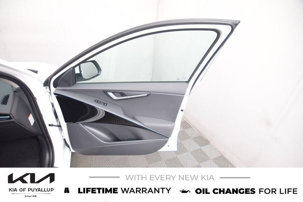 new 2025 Kia Niro car, priced at $31,830