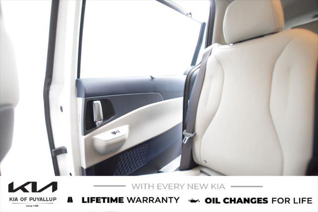 new 2025 Kia Carnival car, priced at $43,350