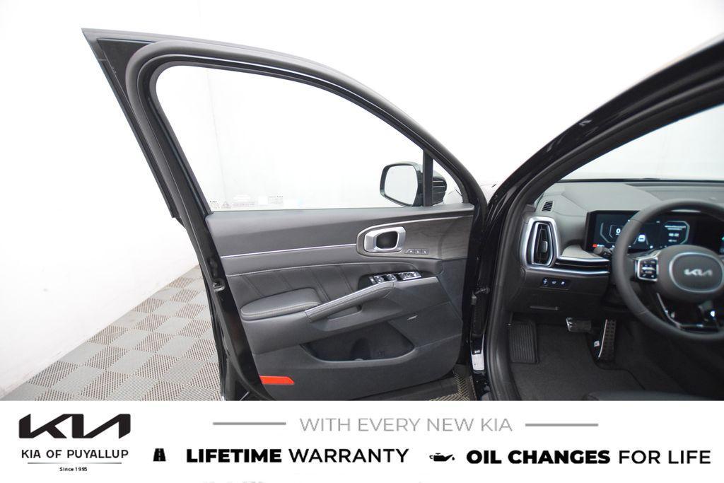 new 2025 Kia Sorento car, priced at $48,030