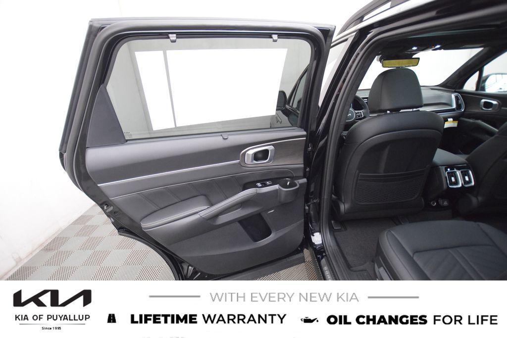 new 2025 Kia Sorento car, priced at $48,030