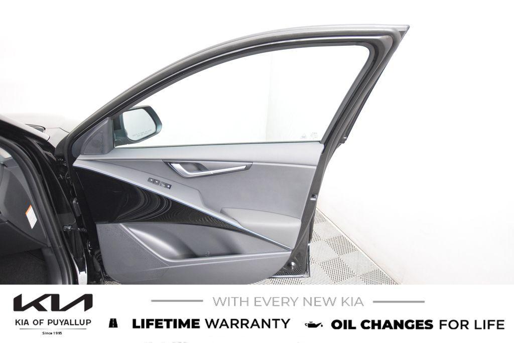 new 2025 Kia Niro car, priced at $31,830