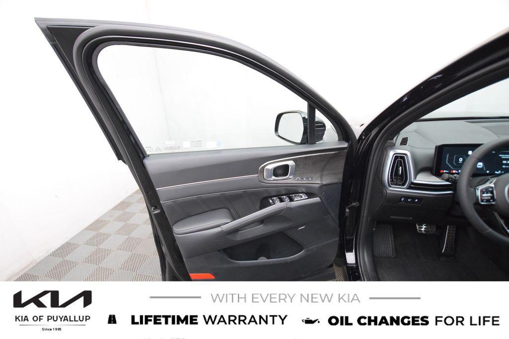 new 2025 Kia Sorento car, priced at $49,125