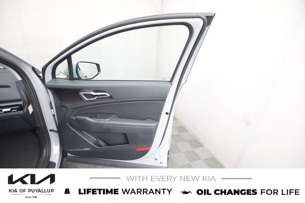 new 2026 Kia Sportage Hybrid car, priced at $35,920