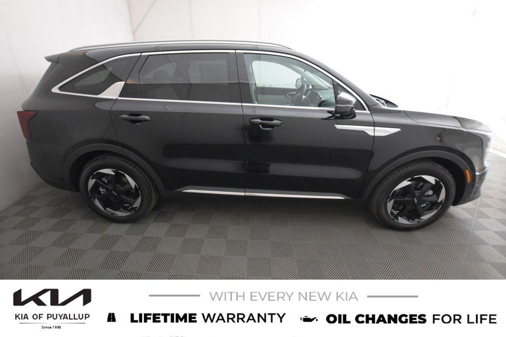 new 2025 Kia Sorento Hybrid car, priced at $42,235