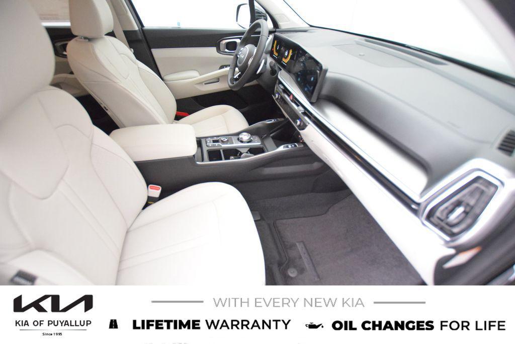 new 2025 Kia Sorento Hybrid car, priced at $42,235