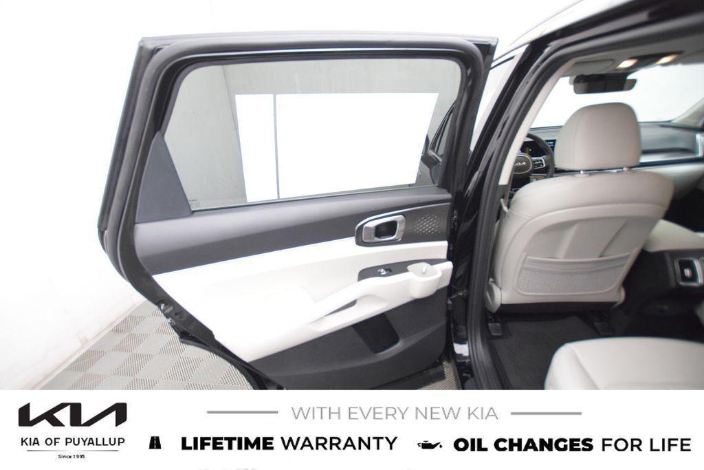 new 2025 Kia Sorento Hybrid car, priced at $42,235