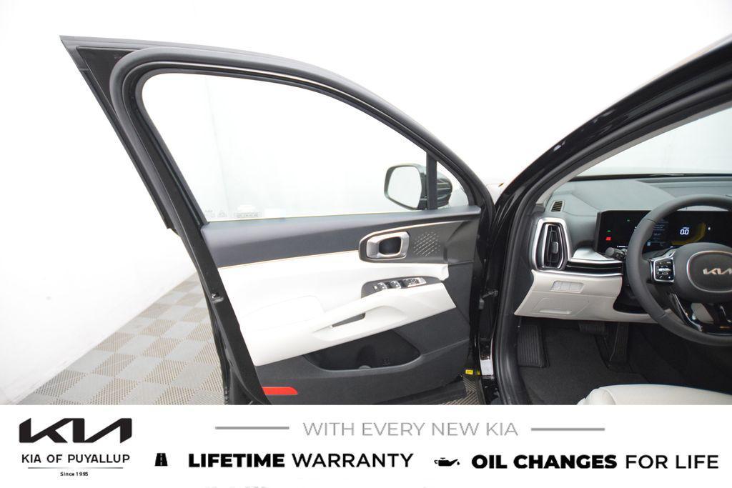 new 2025 Kia Sorento Hybrid car, priced at $42,235