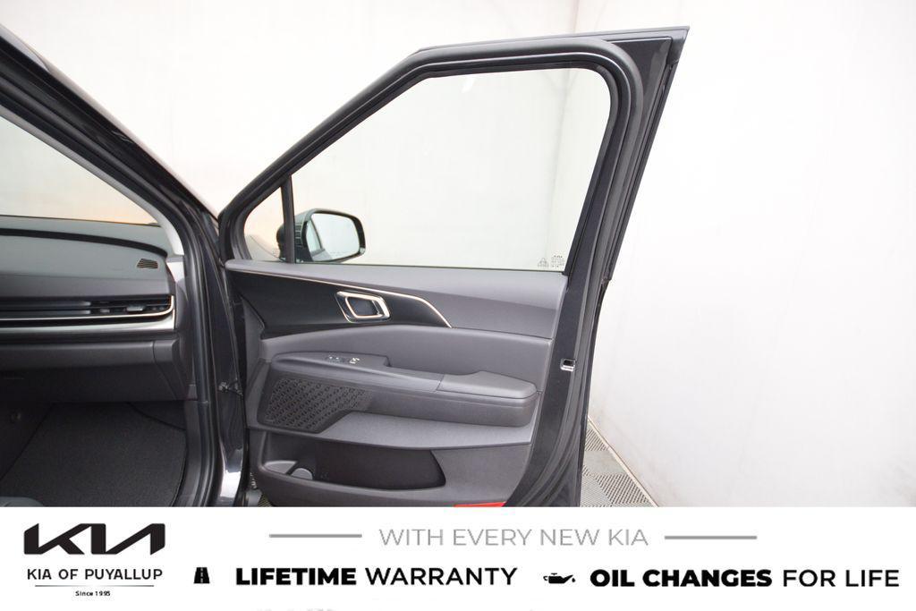 new 2026 Kia Carnival car, priced at $52,870