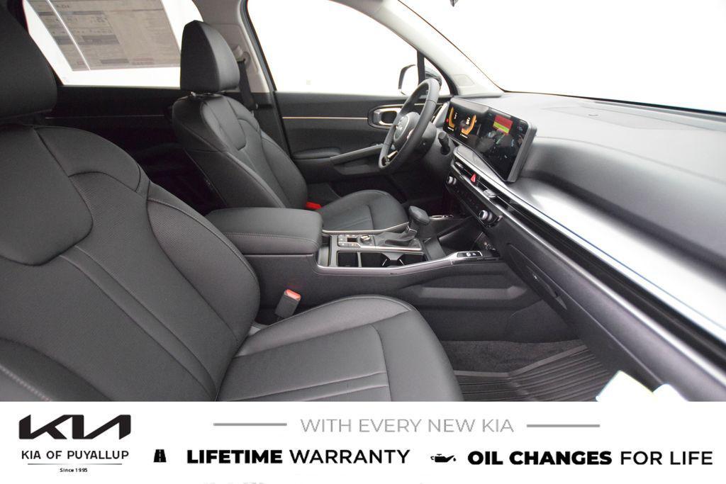 new 2025 Kia Sorento car, priced at $38,880