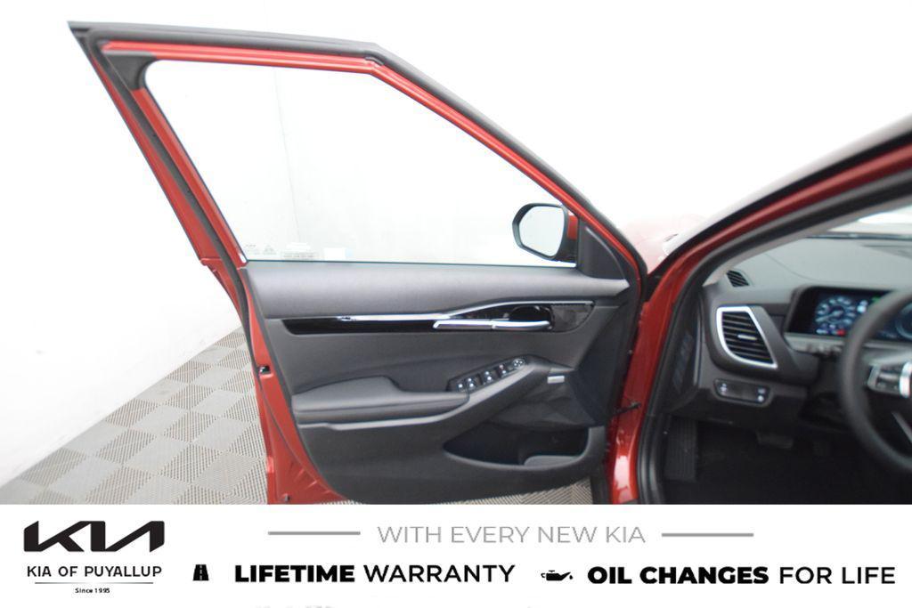 new 2026 Kia Seltos car, priced at $33,775