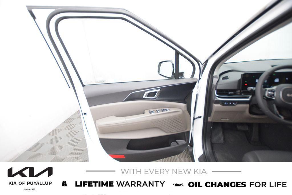 new 2026 Kia Carnival Hybrid car, priced at $43,185