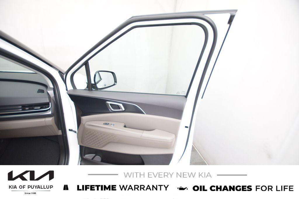 new 2026 Kia Carnival Hybrid car, priced at $43,185