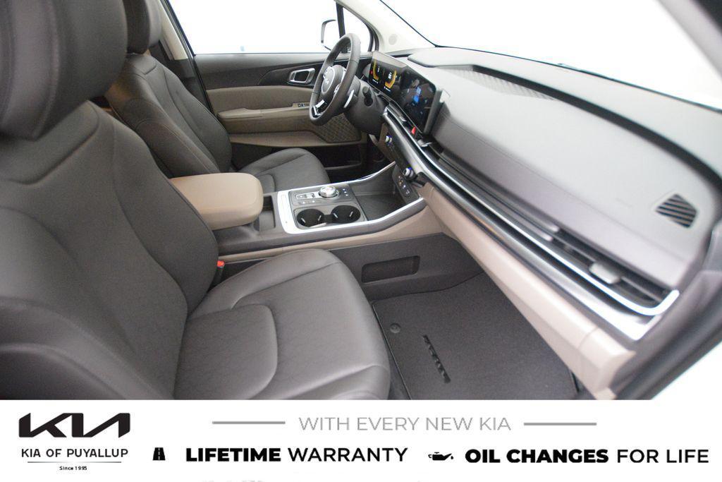 new 2026 Kia Carnival Hybrid car, priced at $43,185