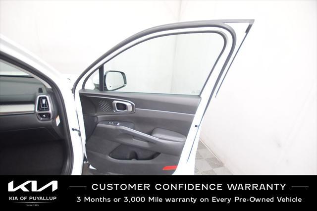 used 2022 Kia Sorento Hybrid car, priced at $29,998