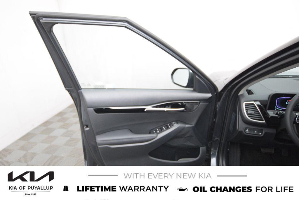 new 2026 Kia Seltos car, priced at $28,695