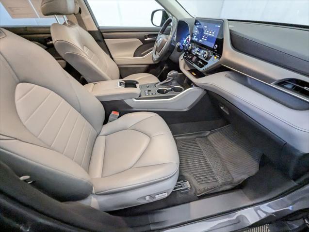 used 2023 Toyota Highlander Hybrid car, priced at $44,998