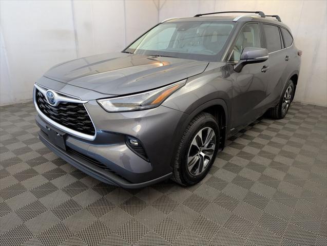 used 2023 Toyota Highlander Hybrid car, priced at $45,998