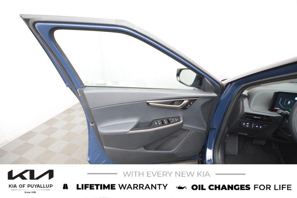 new 2025 Kia EV6 car, priced at $56,015