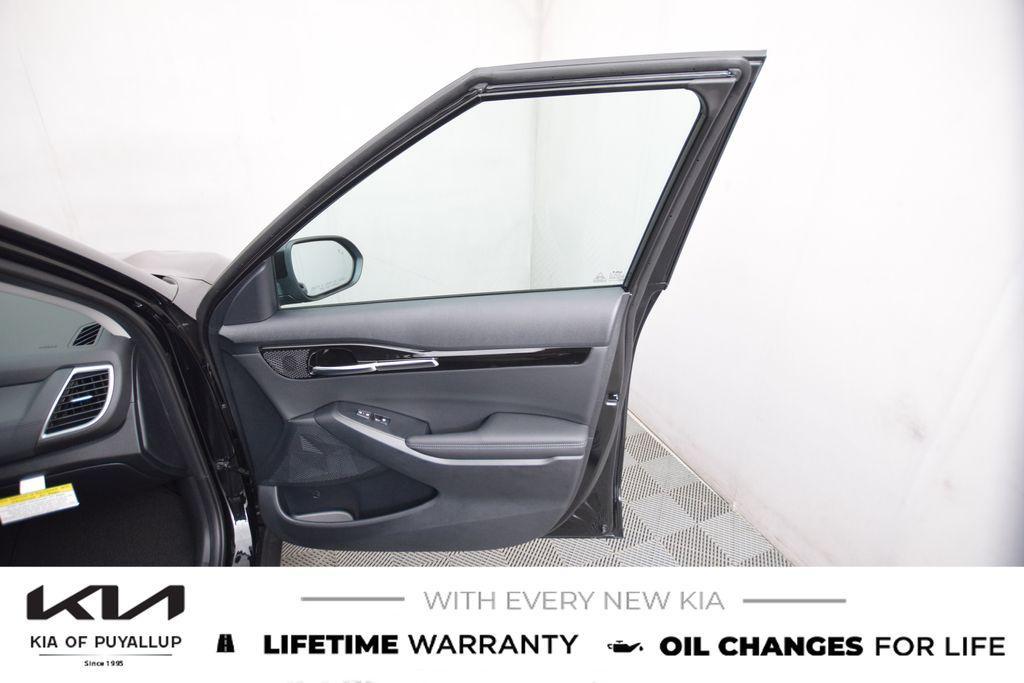 new 2026 Kia Seltos car, priced at $30,295